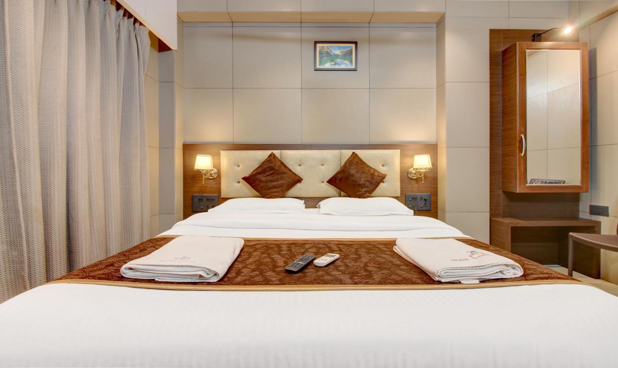 Hotel Leela Kalyān Екстериор снимка