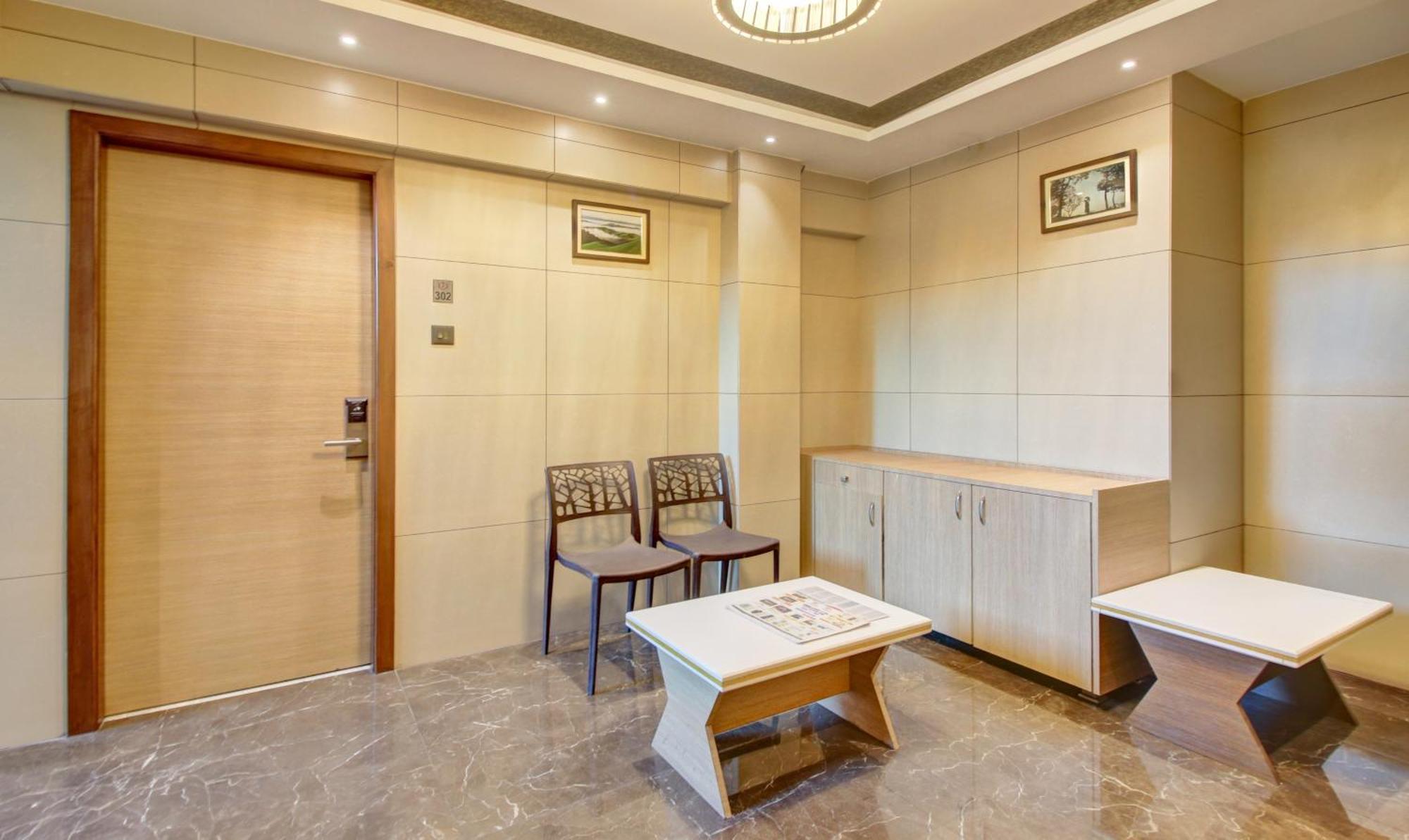 Hotel Leela Kalyān Екстериор снимка