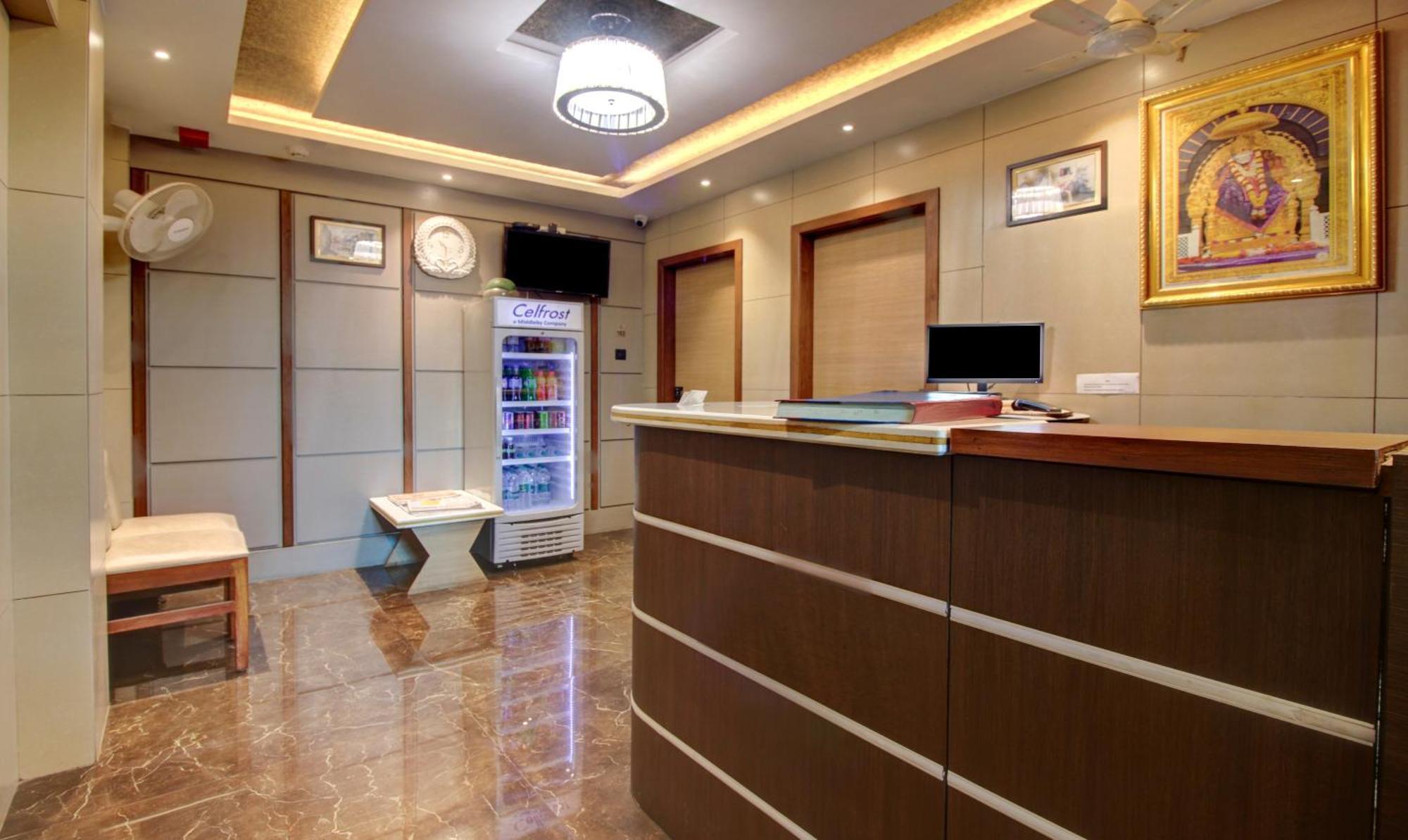 Hotel Leela Kalyān Екстериор снимка