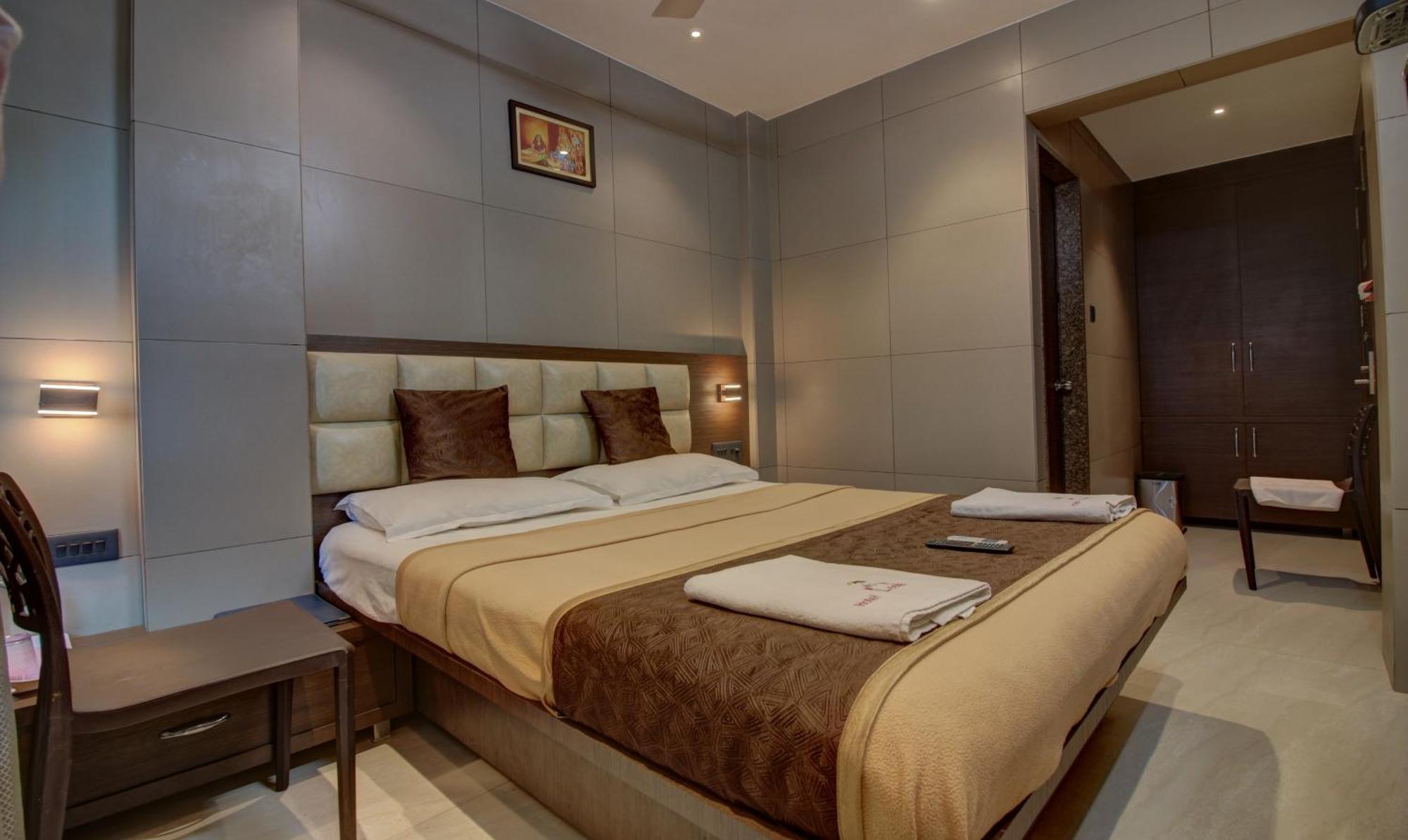 Hotel Leela Kalyān Екстериор снимка
