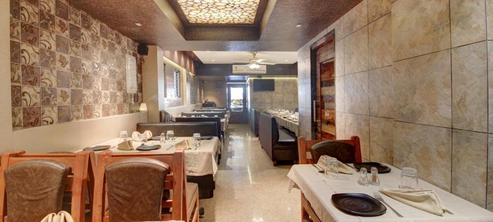 Hotel Leela Kalyān Екстериор снимка